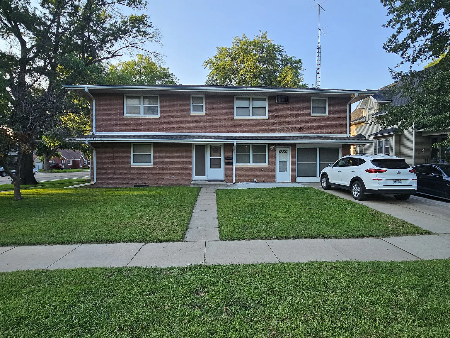 4 bed, 1.5 bath, 2005 sqft, $1,695 — Photo 3