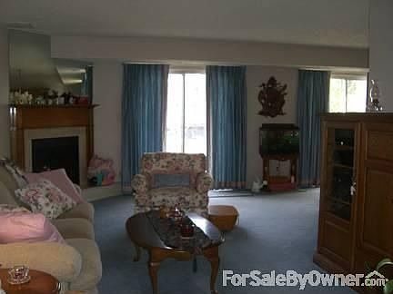 Living room with gas fire place