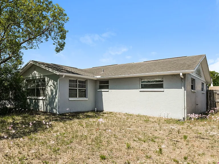 11610 Meadow Dr — Photo 16