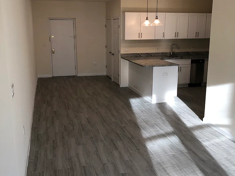 155 EVERGREEN PLACE — Photo 33