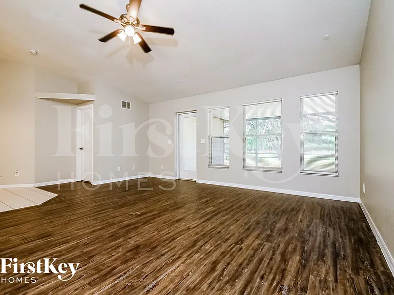 4003 Kingsfield Dr — Photo 3
