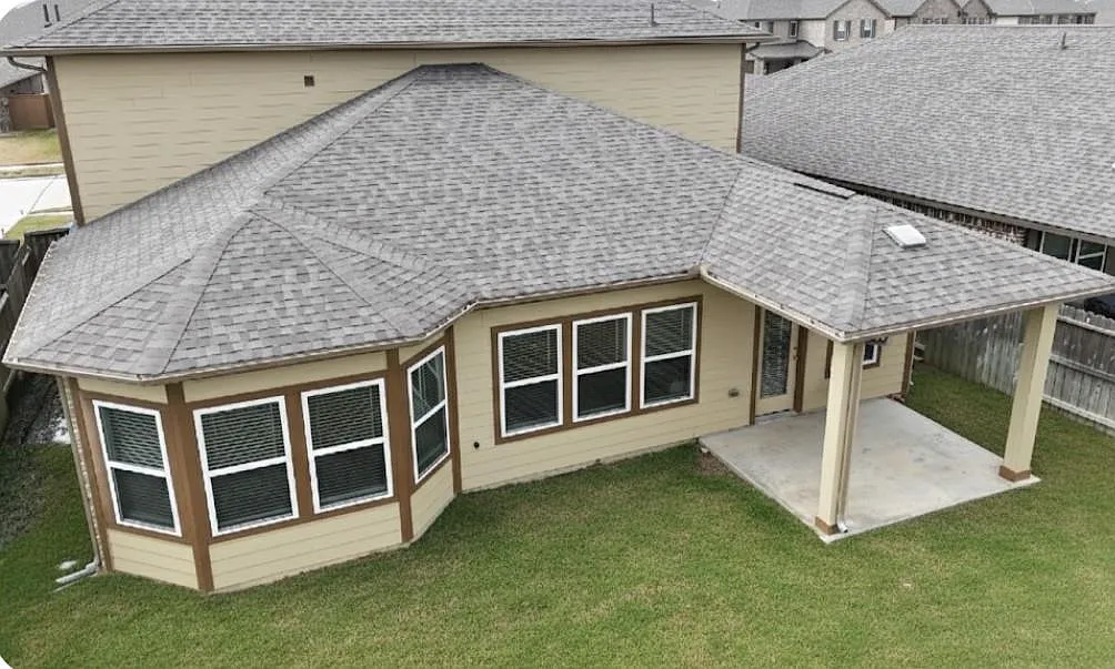 6 bed, 3.5 bath, 2964 sqft, $3,195 — Photo 2