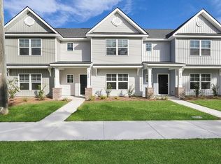 210 Garbon Dr, Summerville, SC 29485