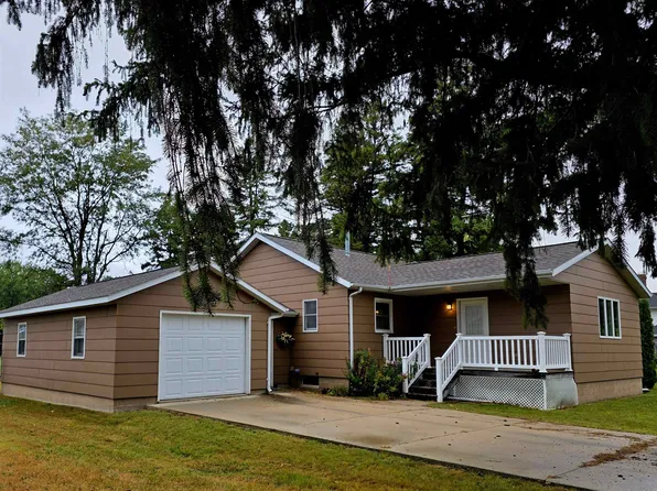 106 S Sherman St, Marathon, IA 50565