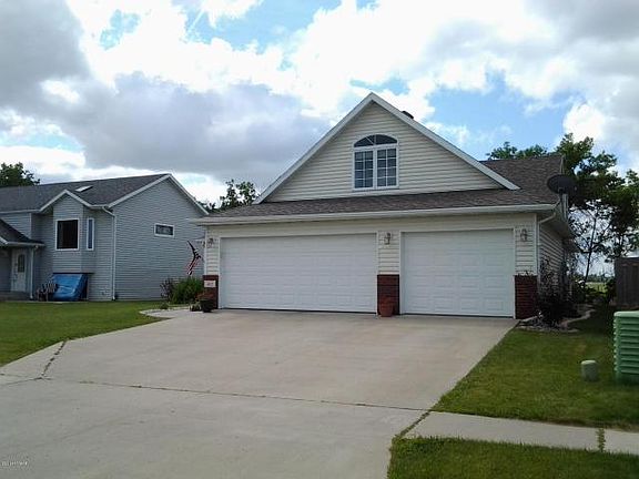 2nd image of 405 19th Ave W
