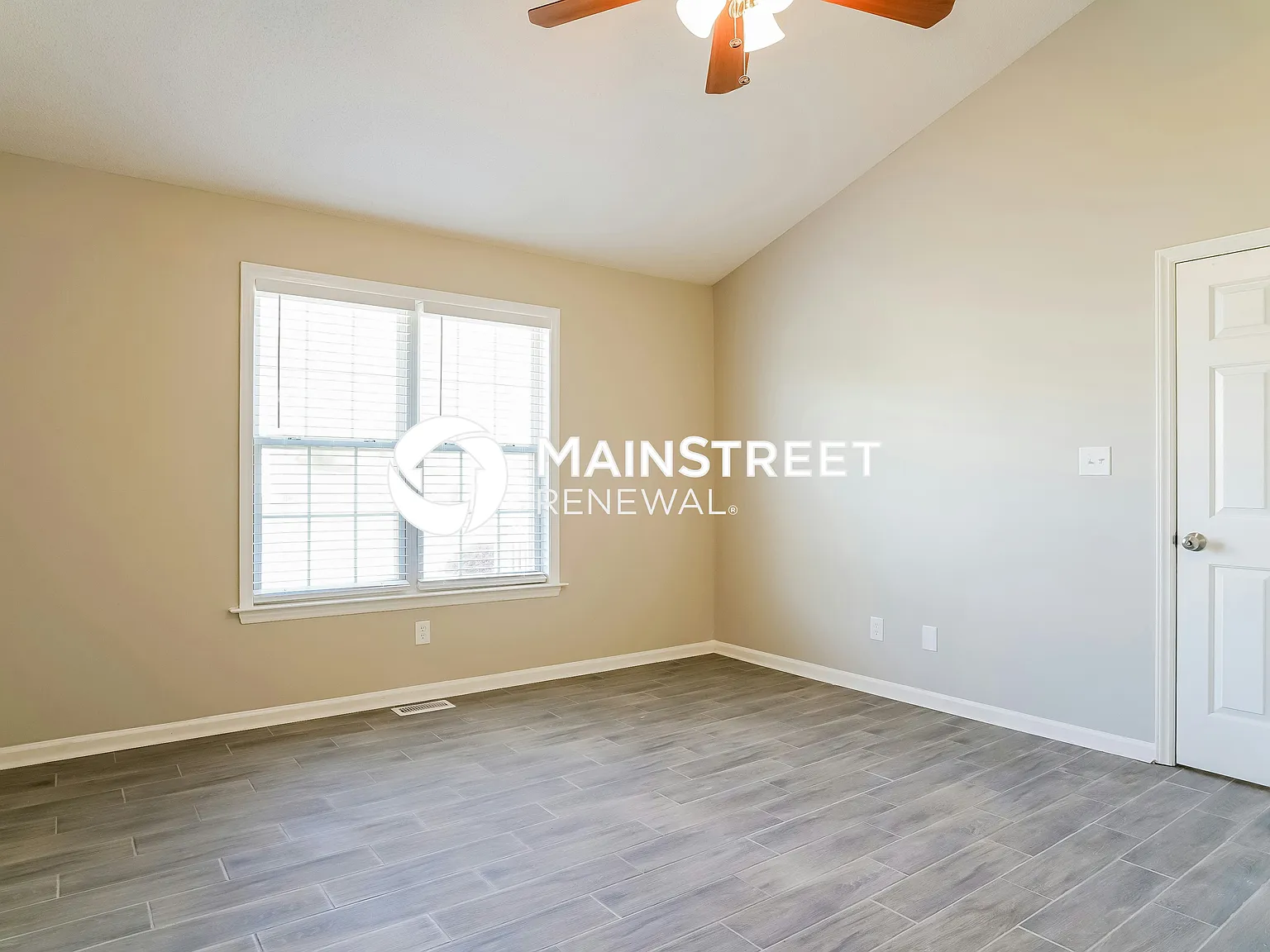 129 Landmark Dr — Photo 3