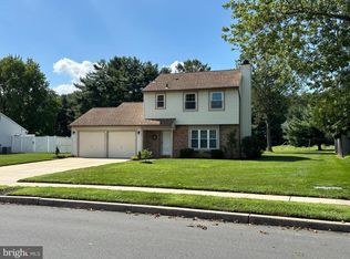 5 Woodcrest Dr, Eastampton, NJ 08060
