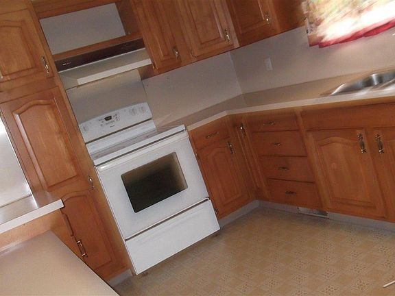 2nd image of 1045 Washburn Pl E