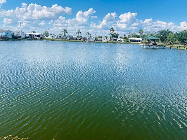 1st image of 10 S Lakeside Dr