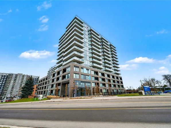 185 Deerfield Rd #311, Newmarket, ON L3Y 0G7