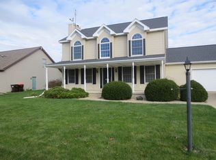 415 Fulton St, Heyworth, IL 61745