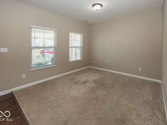 5th image of 5453 N Woodhaven Dr W