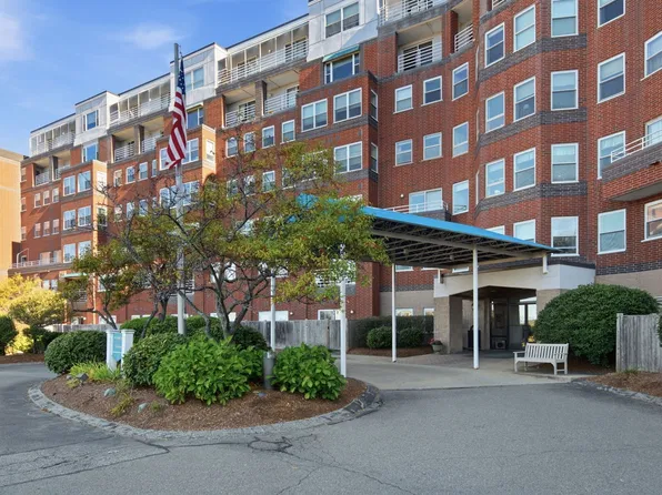 9 Park Ave APT 517, Hull, MA 02045