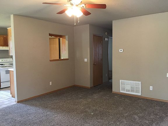 2nd image of 201 SE 6th St APT A