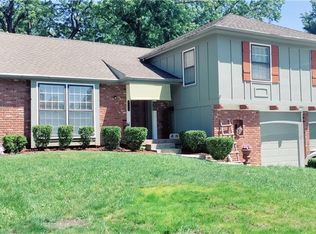 6905 NW Dawn Ln, Kansas City, MO 64151