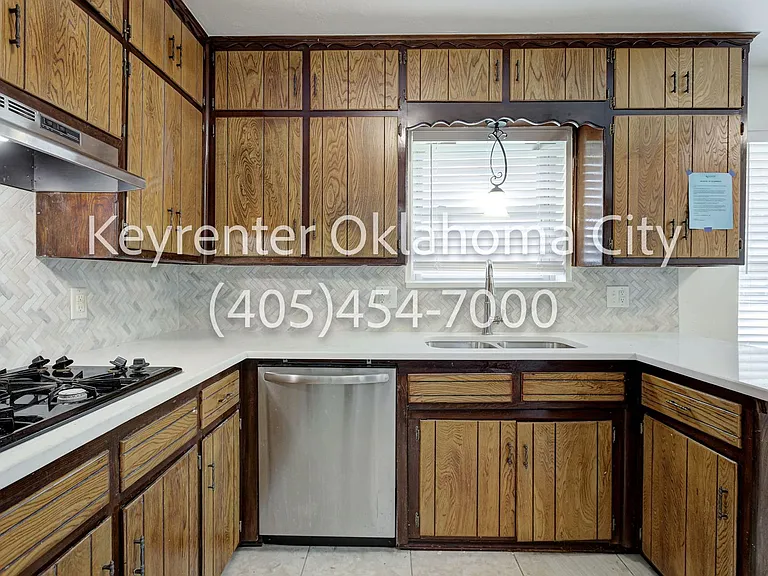 10912 N Blackwelder Ave — Photo 14