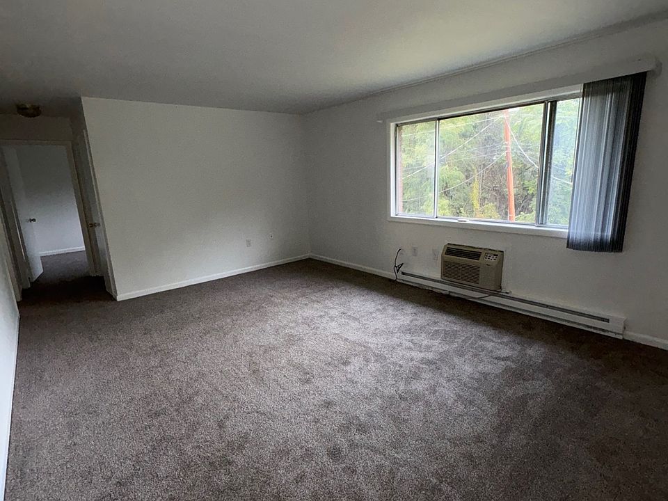 1st image of 530 Willow St #14