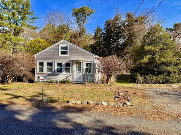 11 Canedy St, Wareham, MA 02571