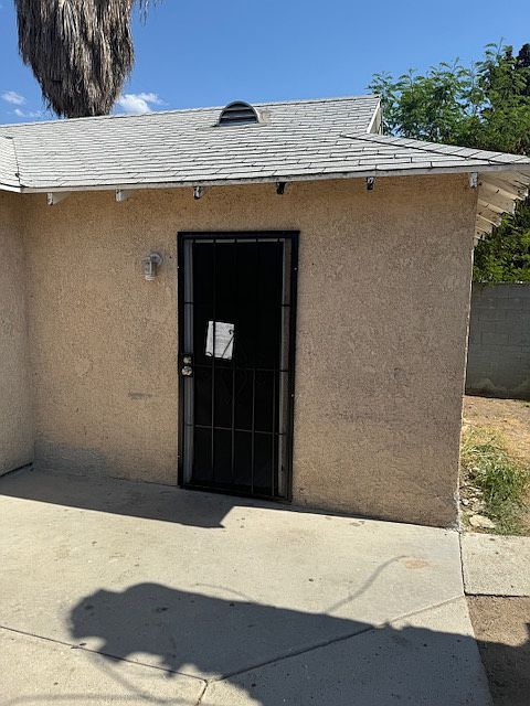 2nd image of 780 W Orange St #780