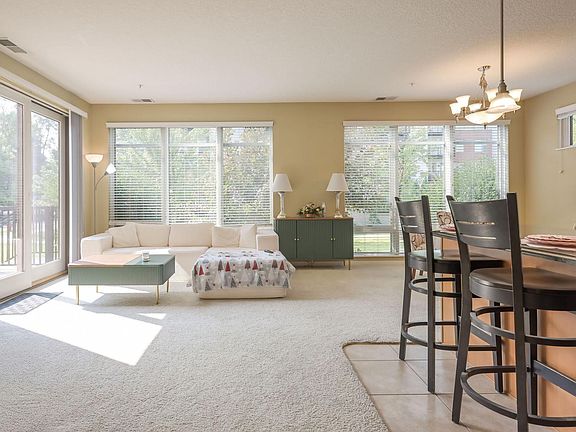3rd image of 1070 Grandview Ct NE APT 119