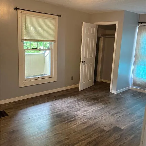 1001 E Stewart St — Photo 16