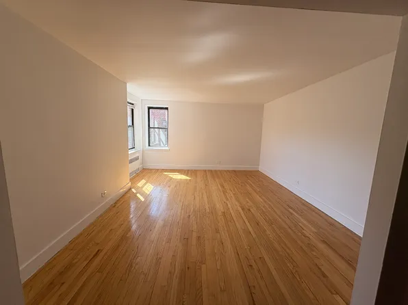 9255 Shore Road image 8 of 11