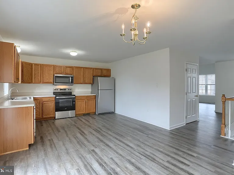 2120 Autumn Ct — Photo 5