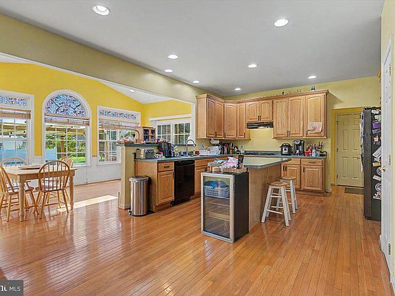 2nd image of 748 Tracy Cir