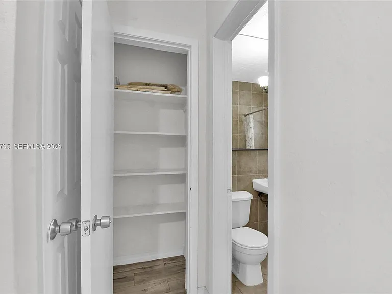 1135 Euclid Ave #202 — Photo 17