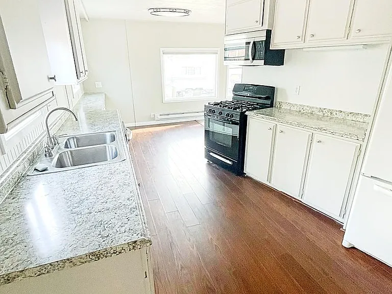 1575 Ravenswood Way — Photo 4