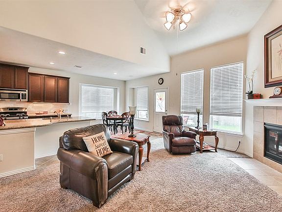5th image of 2230 Oak Circle Dr N
