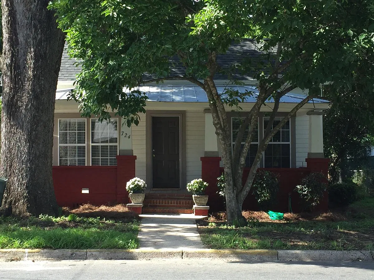 724 W Brevard Street — Photo 2