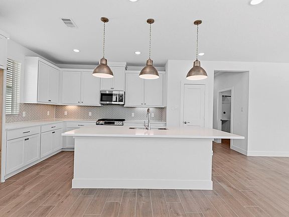 5th image of 10915 Day Jassamine Way