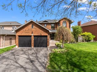 35 Forest Heights St, Whitby, ON L1R 1T7