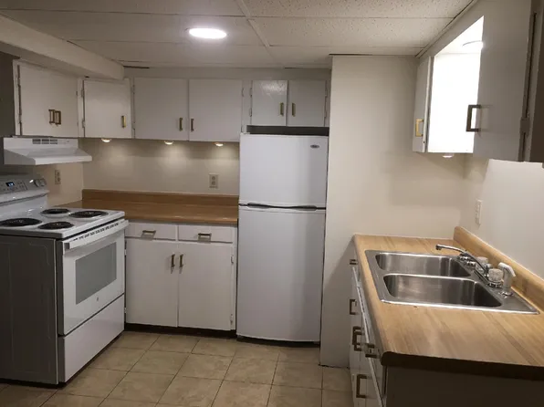 12 Jordan Ave #B, Brunswick, ME 04011