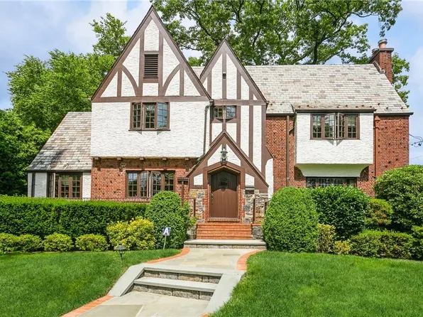 245 Lyncroft Road, New Rochelle, NY 10804