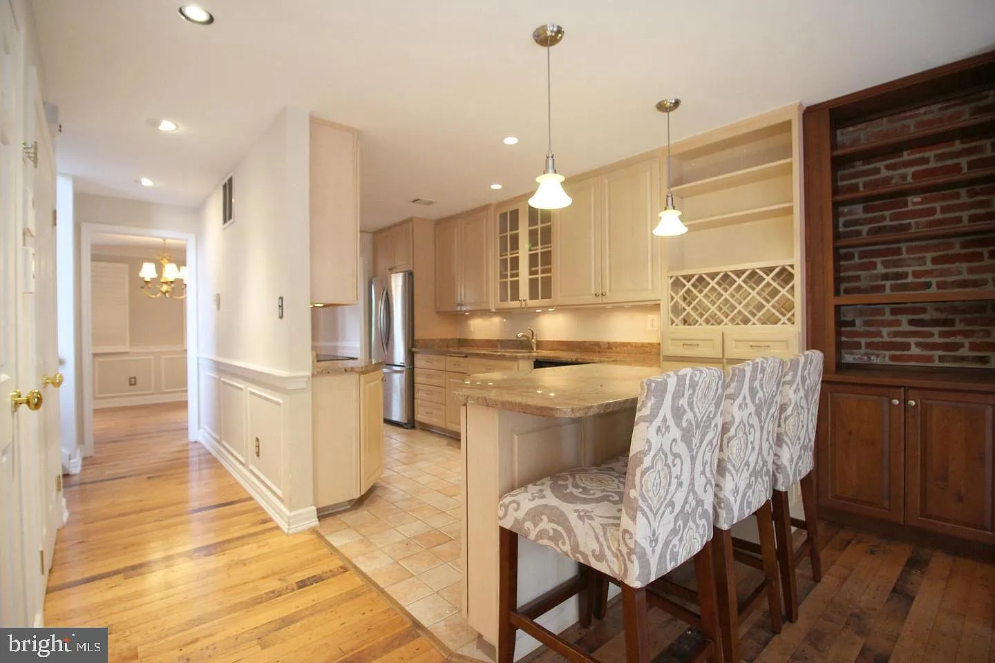 4 bed, 3.5 bath, 3417 sqft, $6,950 — Photo 3