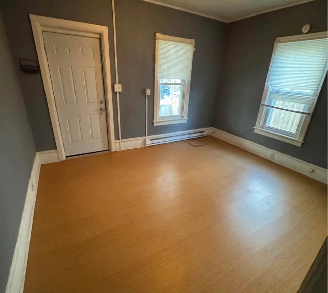 1 bed, 900 sqft, $700 — Photo 3
