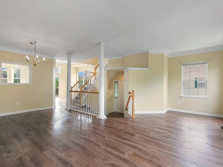 21639 Kings Crossing Ter — Photo 3
