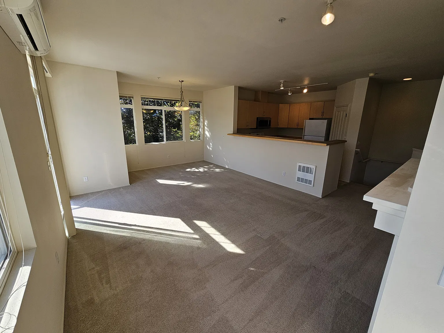 2 bed, 988 sqft, $2,550 — Photo 4