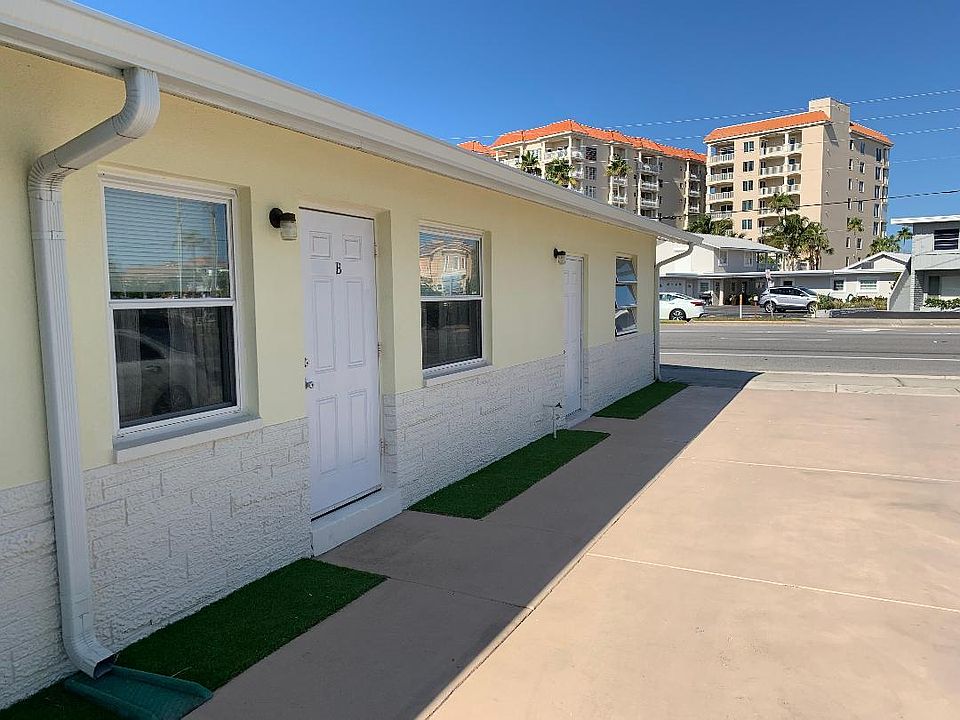 Apartment B Entry