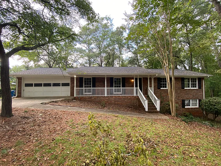 330 Segrest Cir — Photo 2