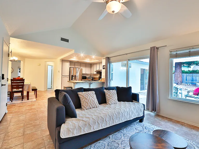 115 Rambling Dr — Photo 21