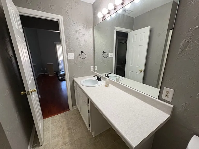 1622 Cedarview Ct — Photo 8