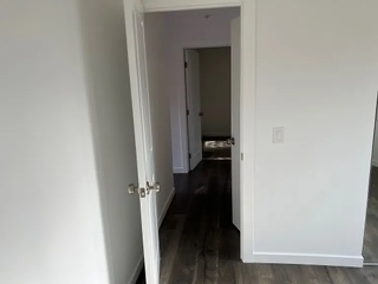 Olof Street Apartments — Photo 14
