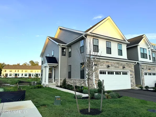 7 Colt Ln, Manalapan, NJ 07726