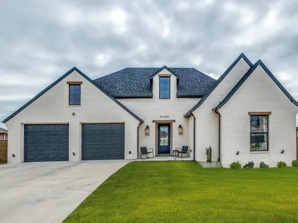 2302 Briarwood Dr, Bridgeport, TX 76426