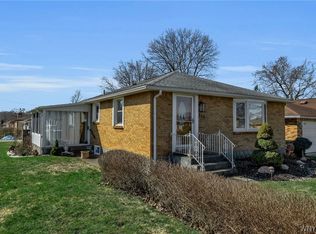 155 Angelacrest Ln, Buffalo, NY 14224