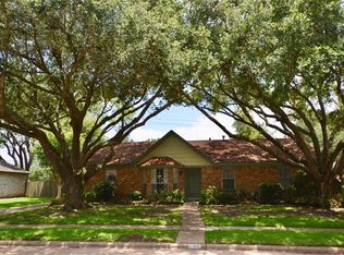 707 Whitecap Dr, Seabrook, TX 77586