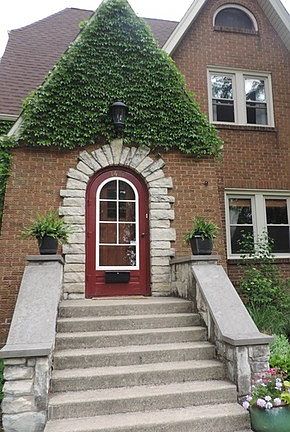 2nd image of 1417 Plum St